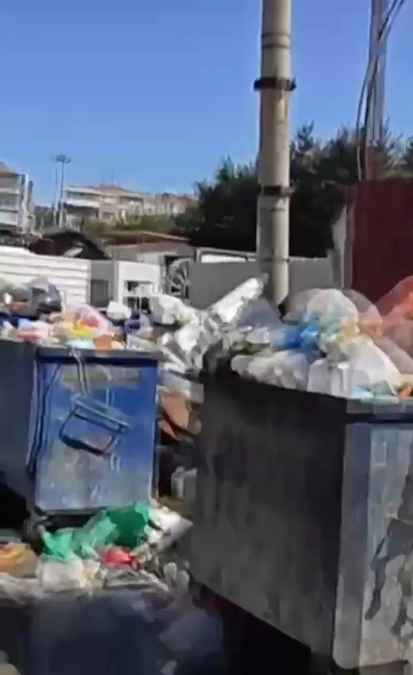 AK Partili İnan Özgür Özel’e tepki gösterdi! Çöp yığınlarını eleştirdi